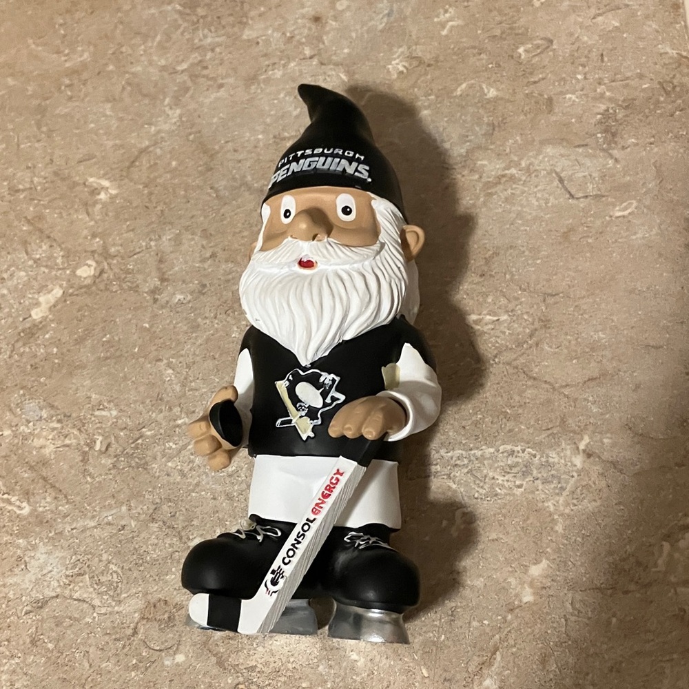 Pittsburgh Penguins Gnome Figurine